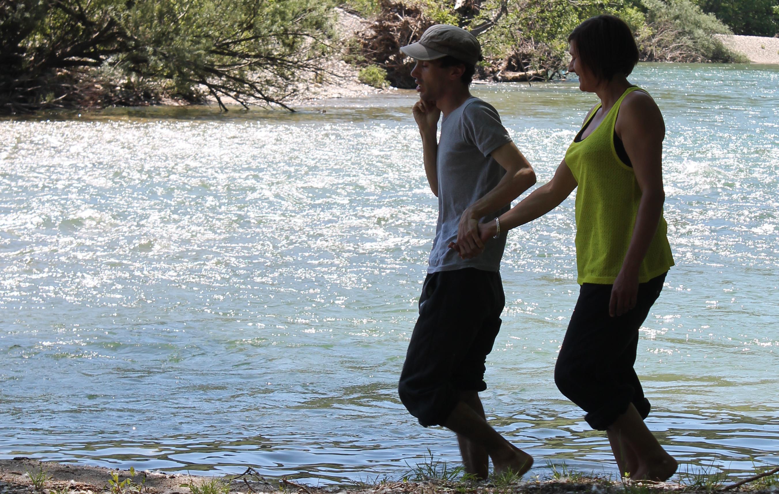 les pieds dans l'eau